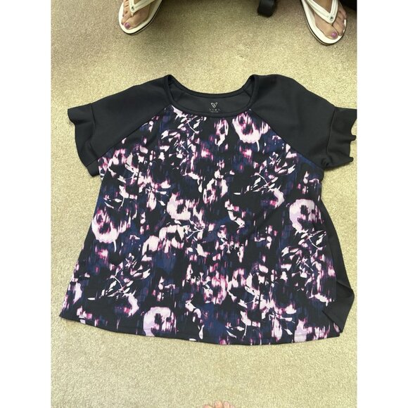 Livi Active Top 22/24 Flounce Sleeve - Picture 1 of 6
